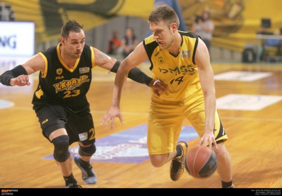 vezenkov_aris_aek_playoffs_g1